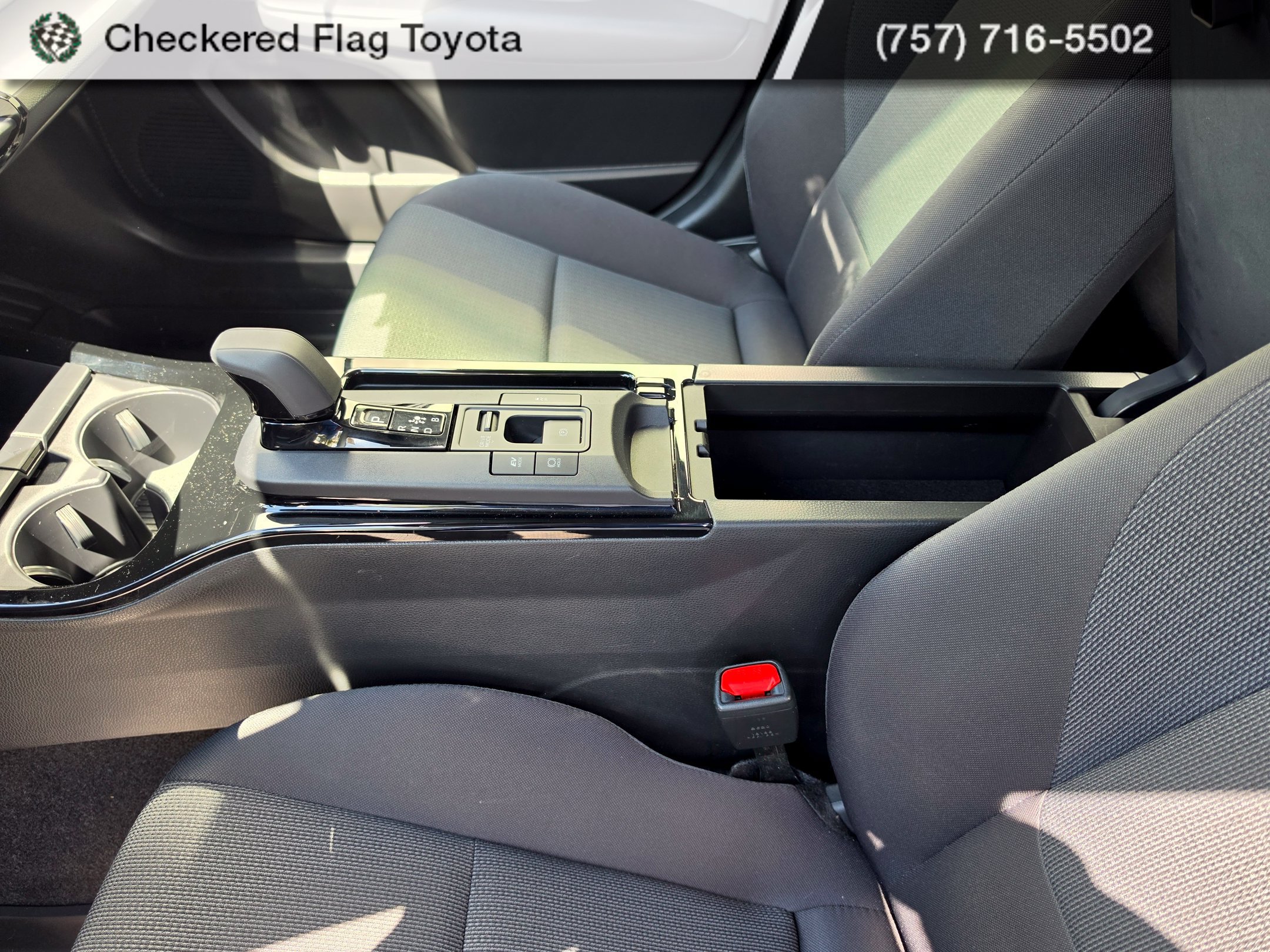 Used 2023 Toyota Prius LE FWD image 25