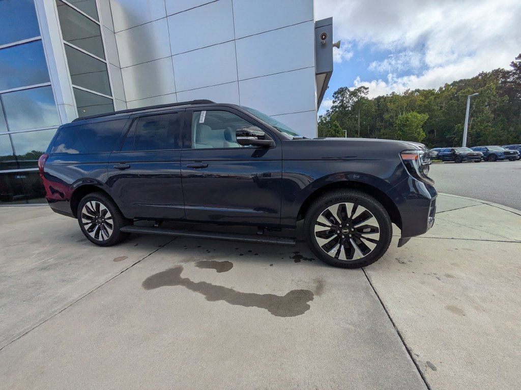 New 2027 Ford Expedition Max Platinum AWD/4WD image 3