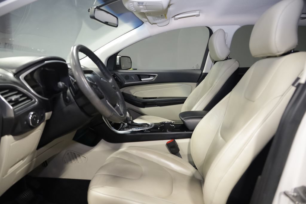 Used 2018 Ford Edge Titanium w/ Technology Package FWD image 13