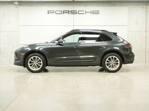 Used 2025 Porsche Macan AWD/4WD image 2