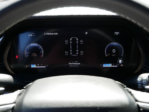 Used 2023 Jeep Grand Cherokee L Limited w/ Black Appearance Package AWD/4WD image 21