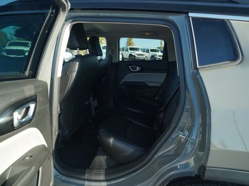 Used 2022 Jeep Compass Limited image 16