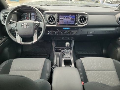 Used 2023 Toyota Tacoma TRD Off-Road w/ Advanced Technology Package AWD/4WD image 15