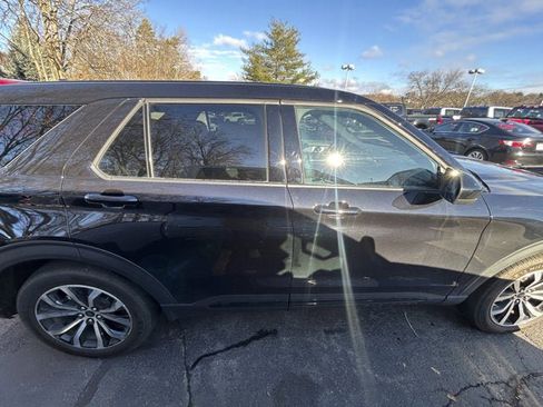 Used 2022 Ford Explorer ST image 9