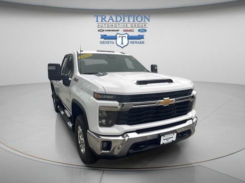 Used 2025 Chevrolet Silverado 2500 LT w/ All Star Edition image 5