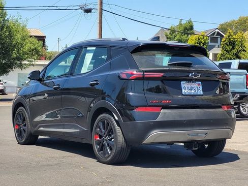 Used 2023 Chevrolet Bolt EUV Premier w/ Sun & Sound Package FWD image 8