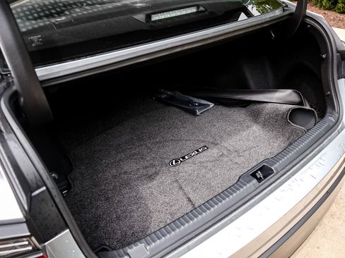 Used 2023 Lexus IS 300 w/ Comfort Package image 31