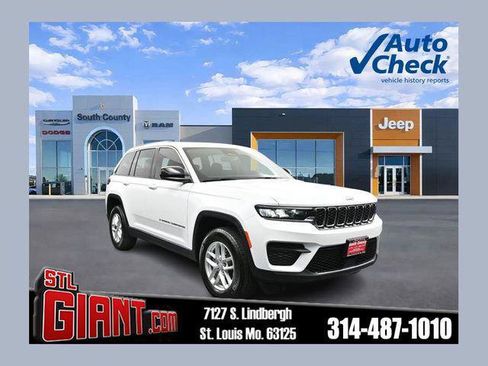 Certified 2023 Jeep Grand Cherokee Laredo AWD/4WD image 1