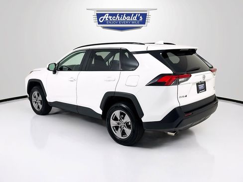 Used 2024 Toyota RAV4 XLE AWD/4WD image 5
