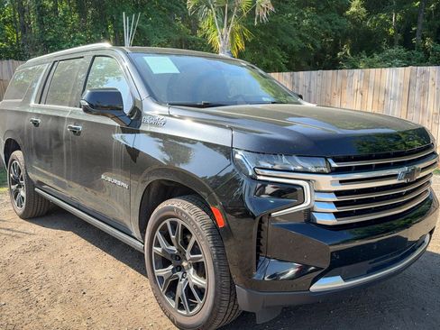 Used 2021 Chevrolet Suburban High Country w/ Premium Package AWD/4WD image 14