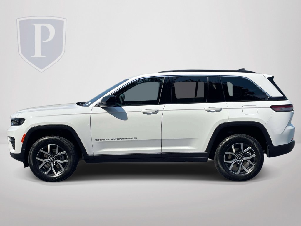 New 2027 Jeep Grand Cherokee Laredo AWD/4WD image 6