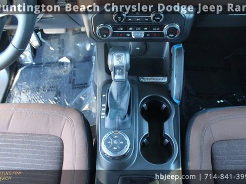 Used 2023 Ford Bronco Outer Banks image 12