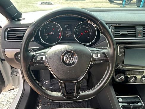 Used 2016 Volkswagen Jetta Sport FWD image 12