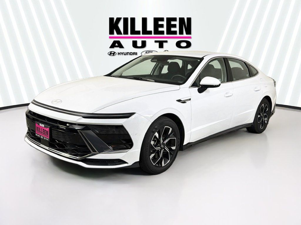Used 2025 Hyundai Sonata SEL FWD image 3