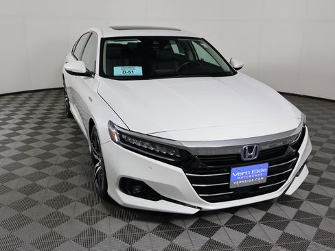 Certified 2022 Honda Accord Touring image 3