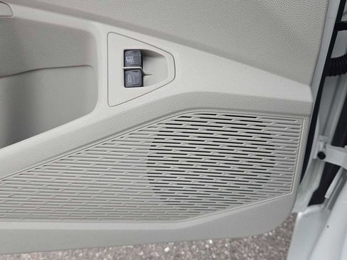 Used 2023 Volkswagen Jetta SE w/ Panoramic Sunroof Package image 28