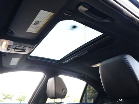 Used 2016 BMW 320i Sedan image 18