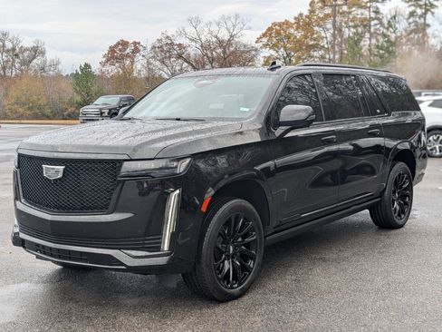 Used 2024 Cadillac Escalade ESV Sport w/ LPO, ONYX Package image 5