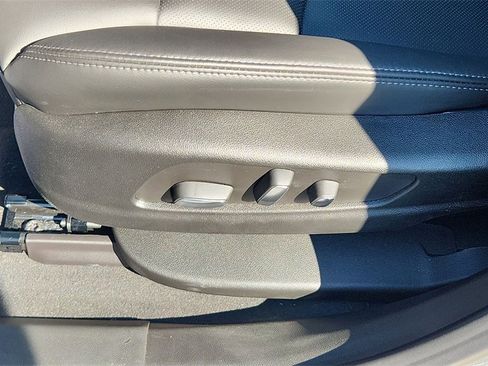 Used 2024 Cadillac XT6 Sport image 12