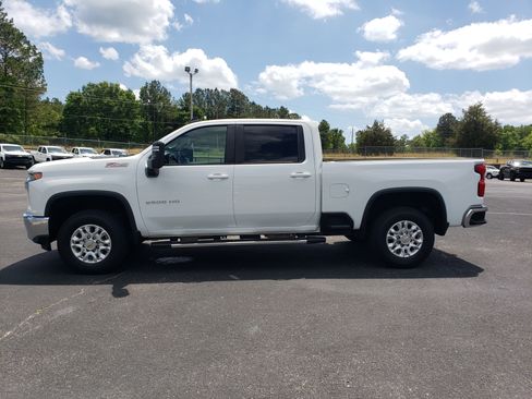 Used 2023 Chevrolet Silverado 2500 LT w/ Convenience Package AWD/4WD image 6