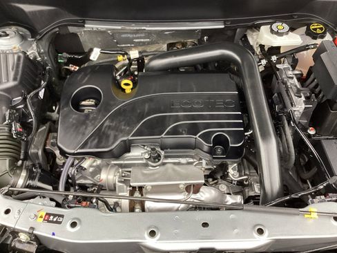 Used 2025 Chevrolet Equinox LT w/ Convenience Package II image 36