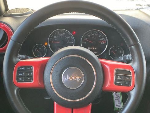 Used 2015 Jeep Wrangler Unlimited Rubicon image 8