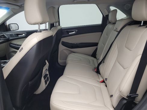 Used 2020 Ford Edge Titanium w/ Equipment Group 301A FWD image 18