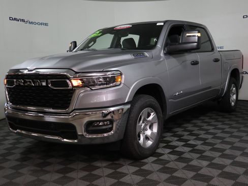 Used 2025 RAM 1500 Big Horn AWD/4WD image 12