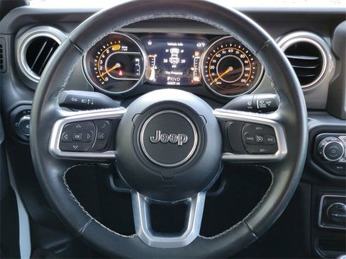 Certified 2022 Jeep Wrangler Unlimited Sahara image 32