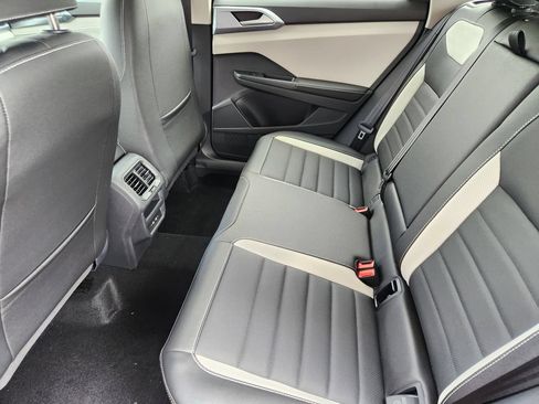 New 2026 Volkswagen Taos SEL AWD/4WD image 18