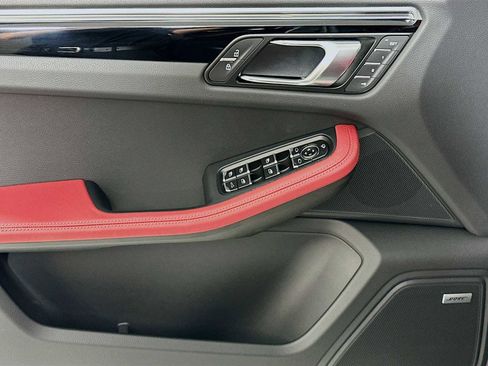 New 2026 Porsche Macan AWD/4WD image 11