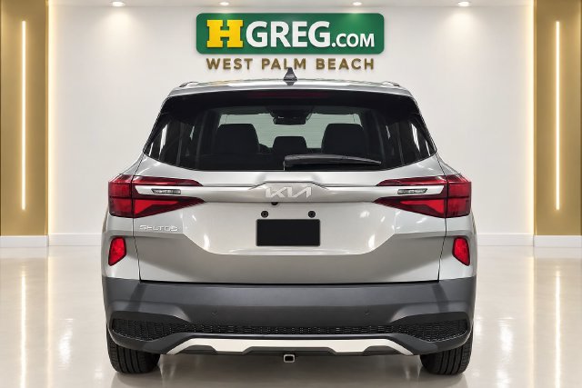 Used 2023 Kia Seltos LX AWD/4WD image 8