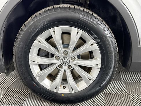 Used 2020 Volkswagen Tiguan S image 36