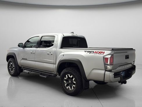 Used 2022 Toyota Tacoma TRD Off-Road w/ TRD Premium Off Road Package AWD/4WD image 5