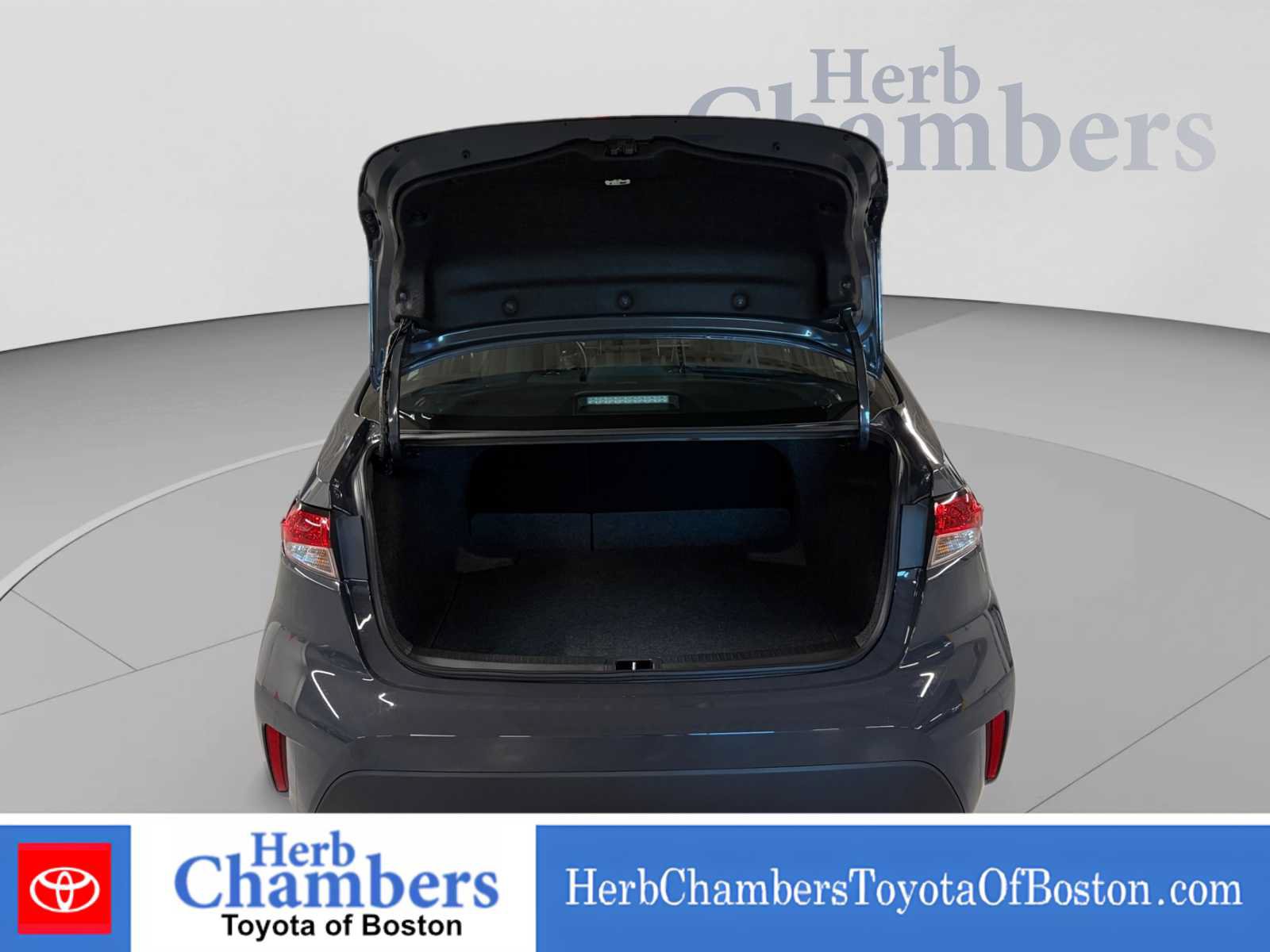 Used 2026 Toyota Corolla LE FWD image 4