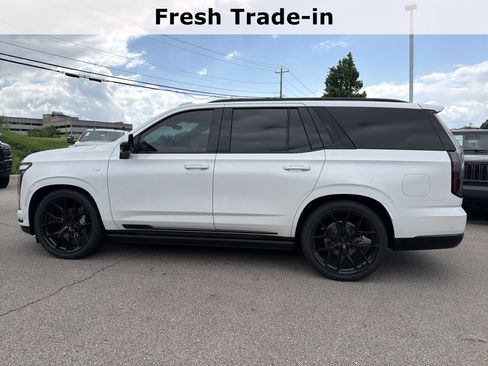 Used 2025 Cadillac Escalade Sport w/ Touring Package AWD/4WD image 7