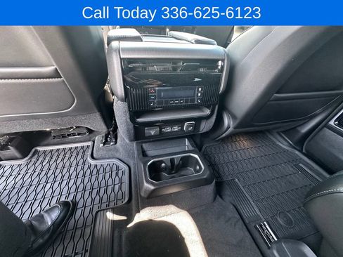 Used 2025 Jeep Wagoneer L Series III w/ Premium Group I AWD/4WD image 26
