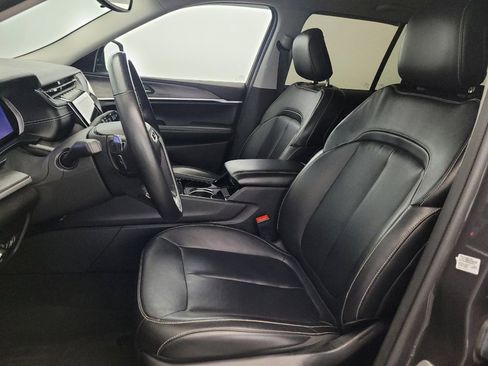 Used 2022 Jeep Grand Cherokee Limited AWD/4WD image 17