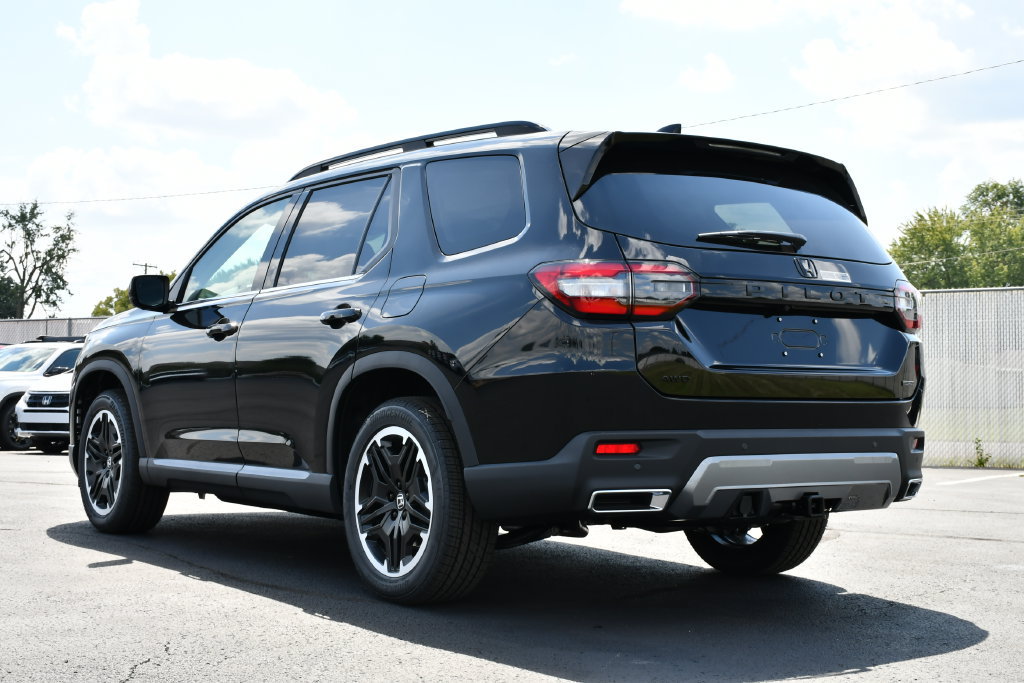 New 2026 Honda Pilot Touring image 5