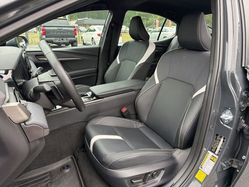 Used 2025 Toyota Camry SE AWD/4WD image 18