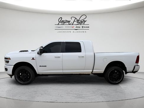 Used 2026 RAM 2500 Laramie AWD/4WD image 5