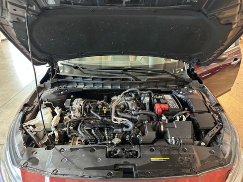 Used 2025 Nissan Altima 2.5 SV image 31