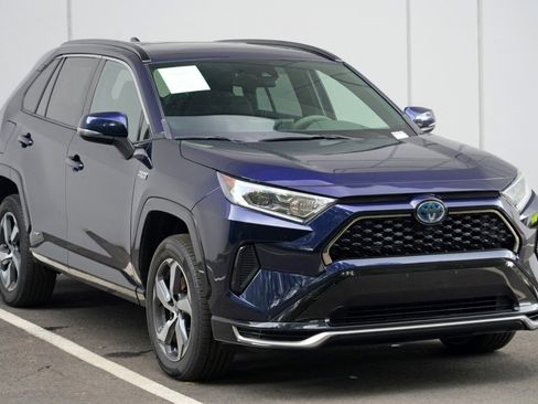 Used 2021 Toyota RAV4 SE w/ Weather & Moonroof Package AWD/4WD image 50