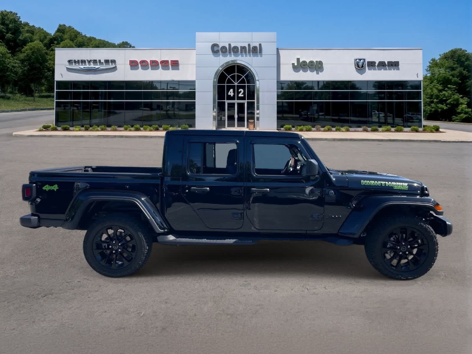 Used 2025 Jeep Gladiator Sport AWD/4WD image 6