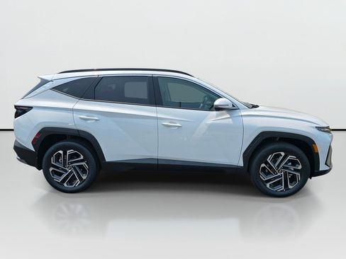New 2026 Hyundai Tucson Limited AWD/4WD image 2