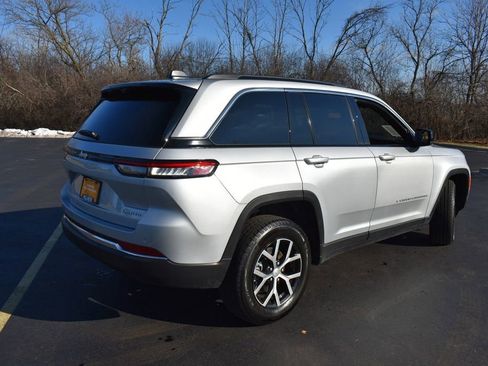 Certified 2025 Jeep Grand Cherokee Limited w/ Luxury Tech Group II image 6