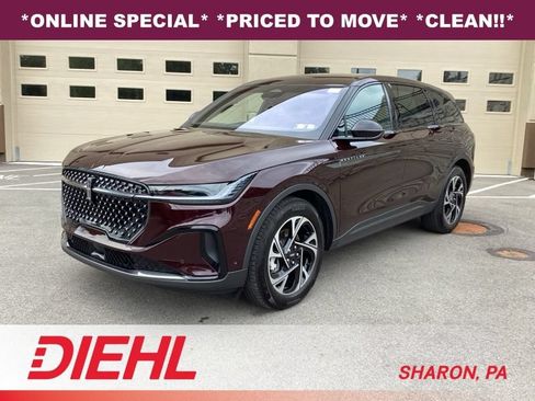 Used 2024 Lincoln Nautilus Premier w/ Jet Appearance Package AWD/4WD image 3