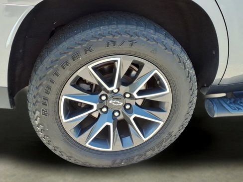 Used 2021 Chevrolet Tahoe Z71 w/ Z71 Off-Road Package AWD/4WD image 35