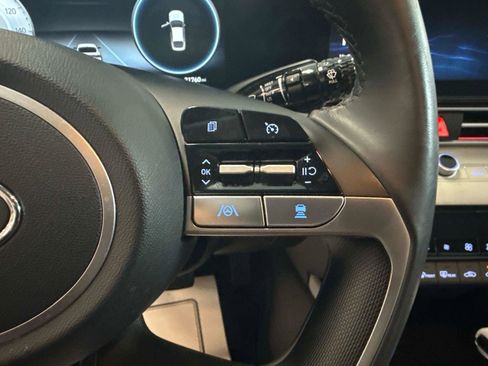 Used 2023 Hyundai Elantra Limited image 26