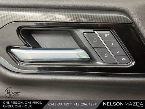 Used 2025 GMC Yukon AT4 w/ AT4 Premium Plus Package AWD/4WD image 20